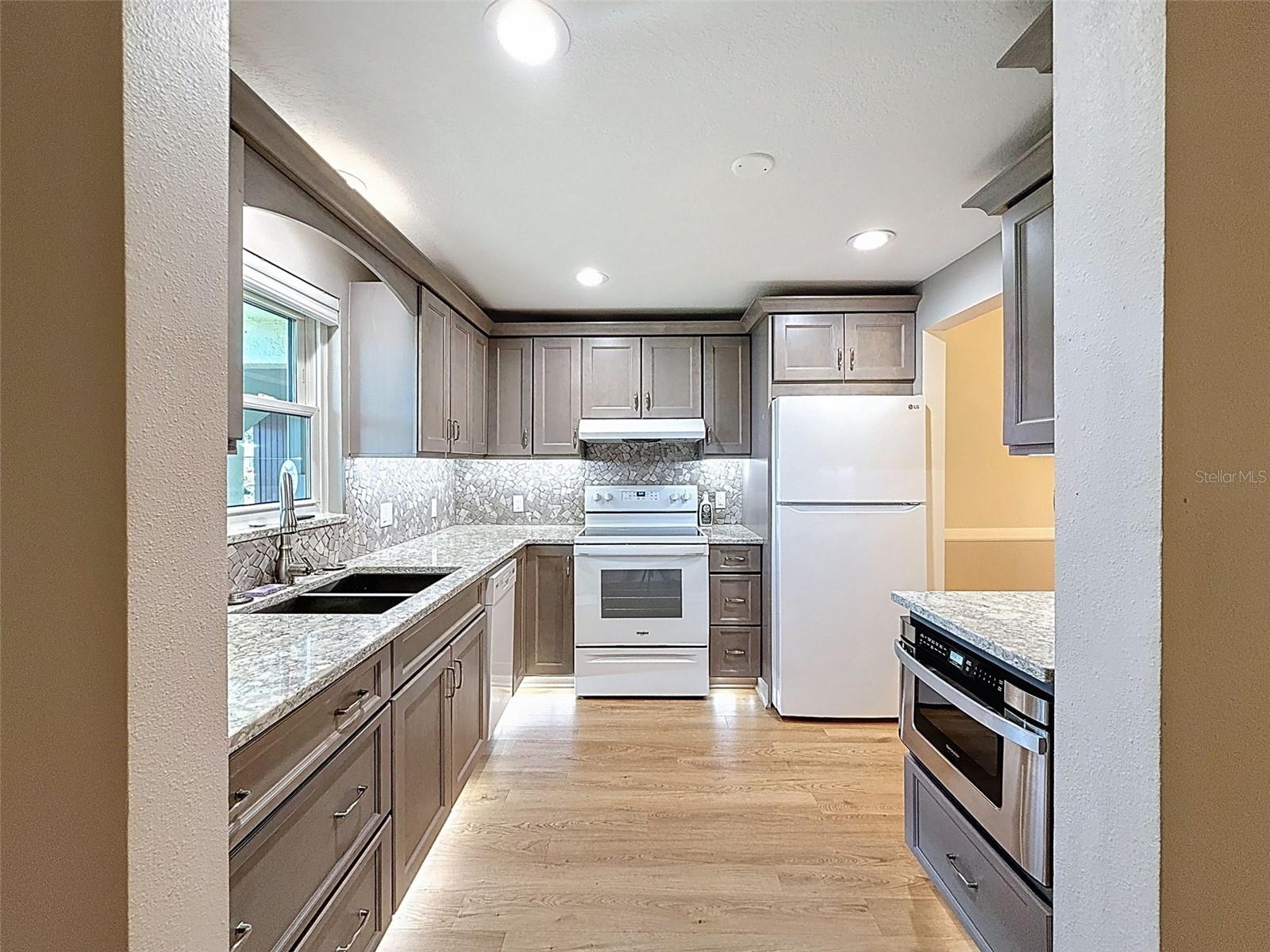 1100 EAST BAY DRIVE 38