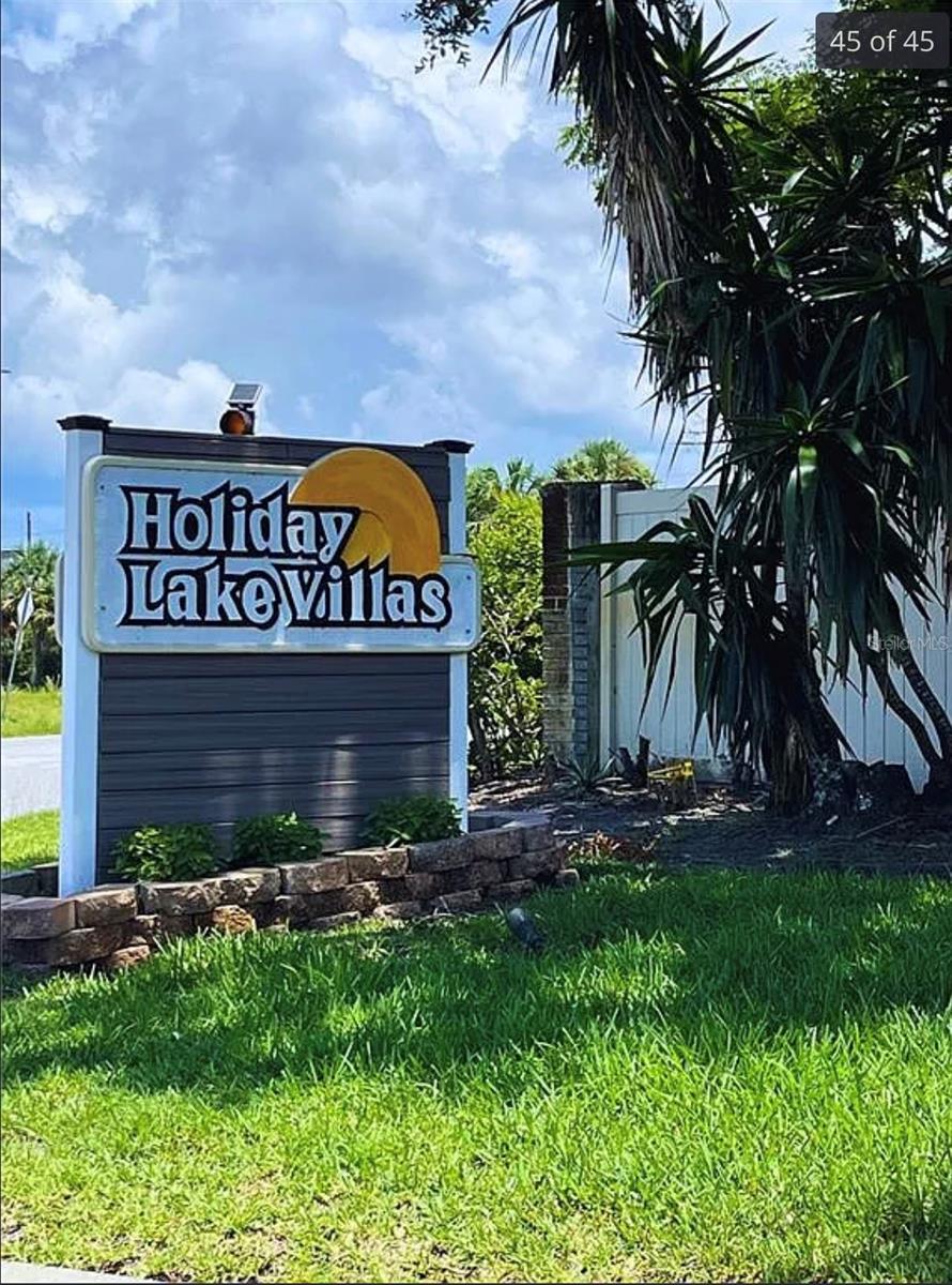 HOLIDAY LAKE VILLAS CONDO - Residential
