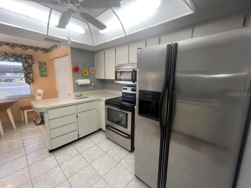 HOLIDAY LAKE VILLAS CONDO - Residential