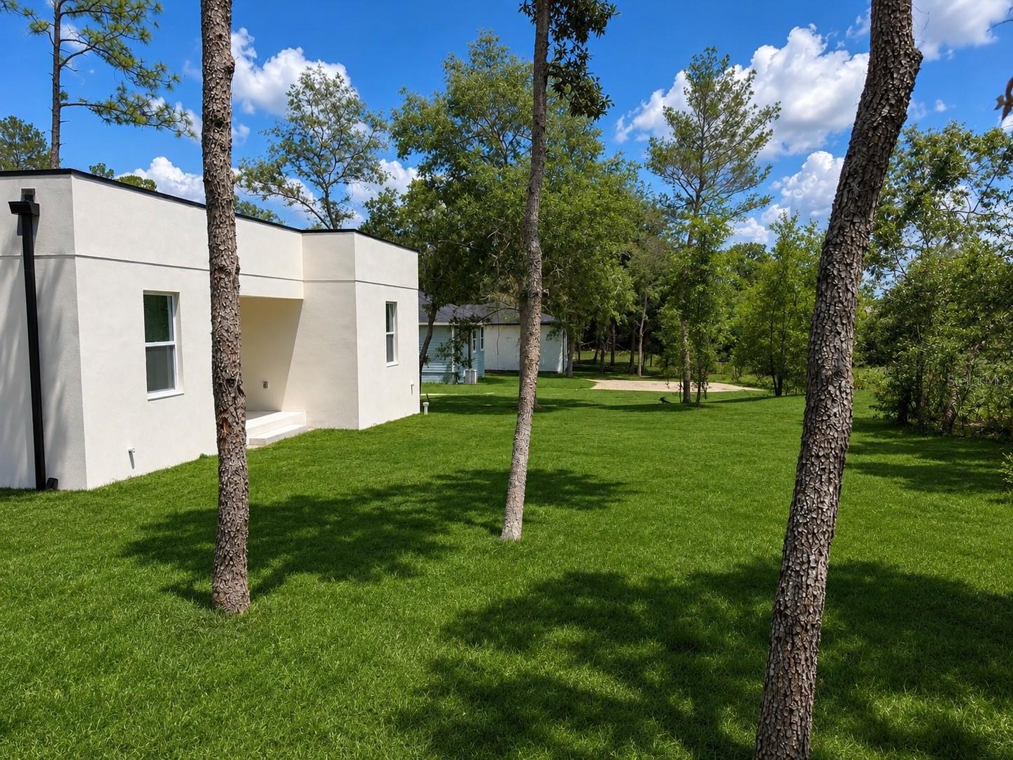 VOSS OAK LAKE ESTATE - Residential