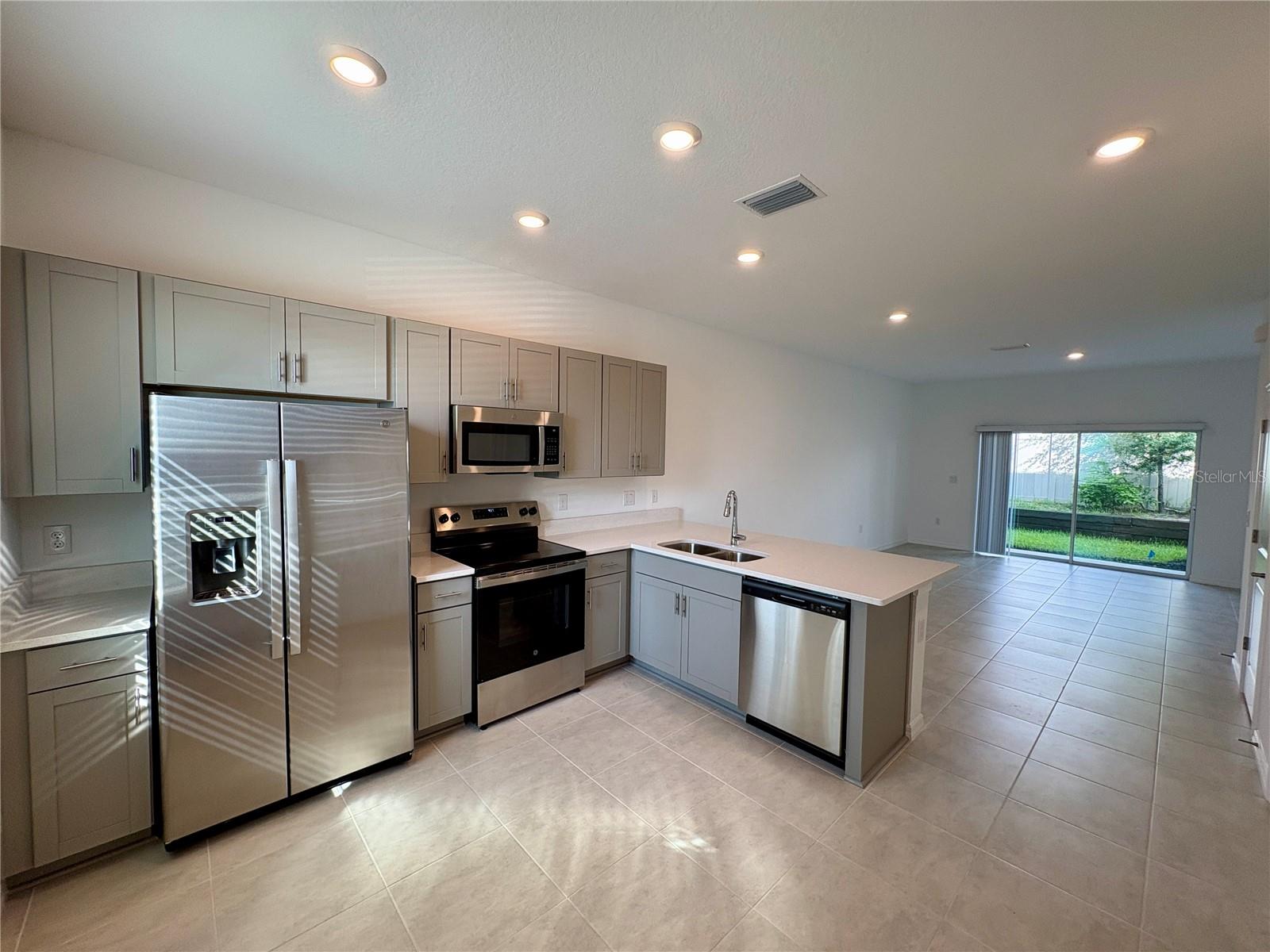 TOWNHOMES AT SKYE RANCH - Residential Lease
