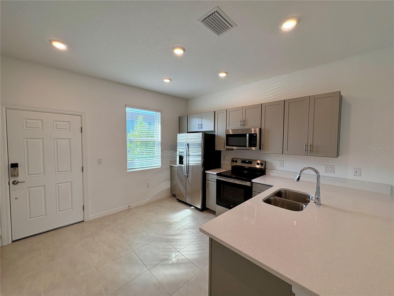 TOWNHOMES AT SKYE RANCH - Residential Lease