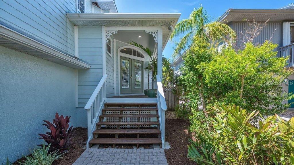 4922 COMMONWEALTH DRIVE