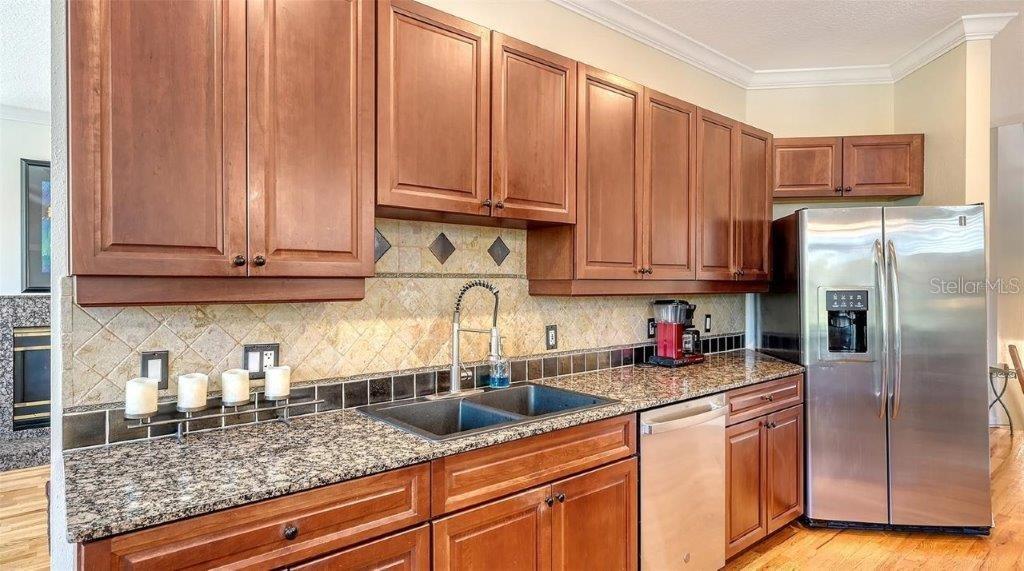 SIESTA BEACH - Residential