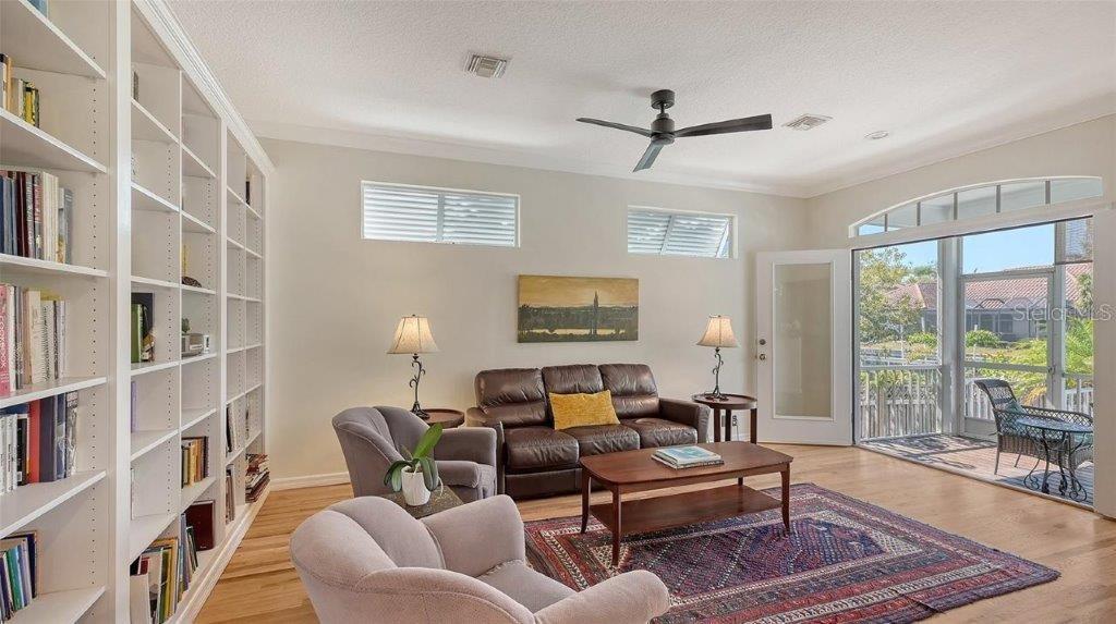 SIESTA BEACH - Residential