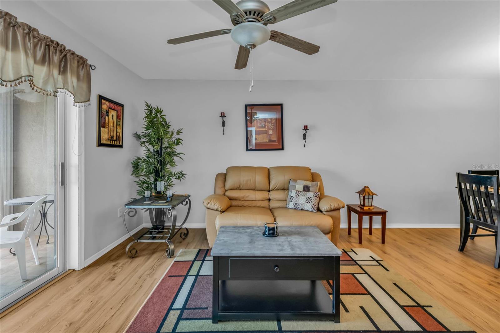 LAKES EDGE PH 04 - Residential