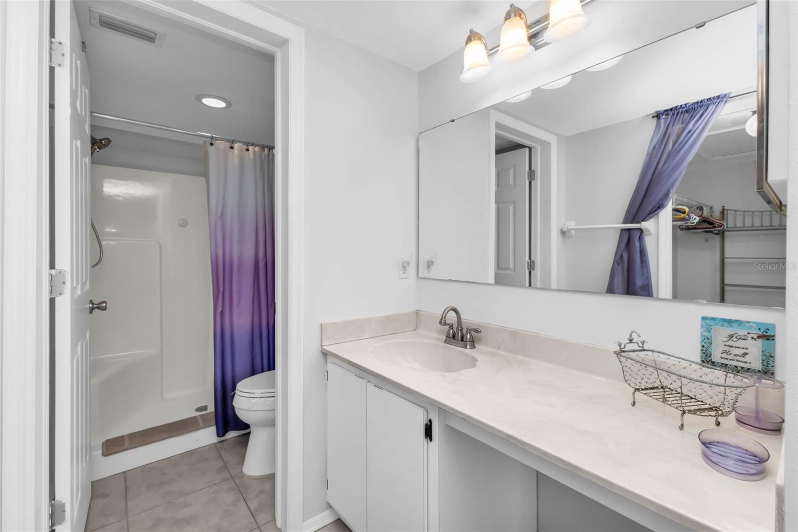 LAKES EDGE PH 04 - Residential