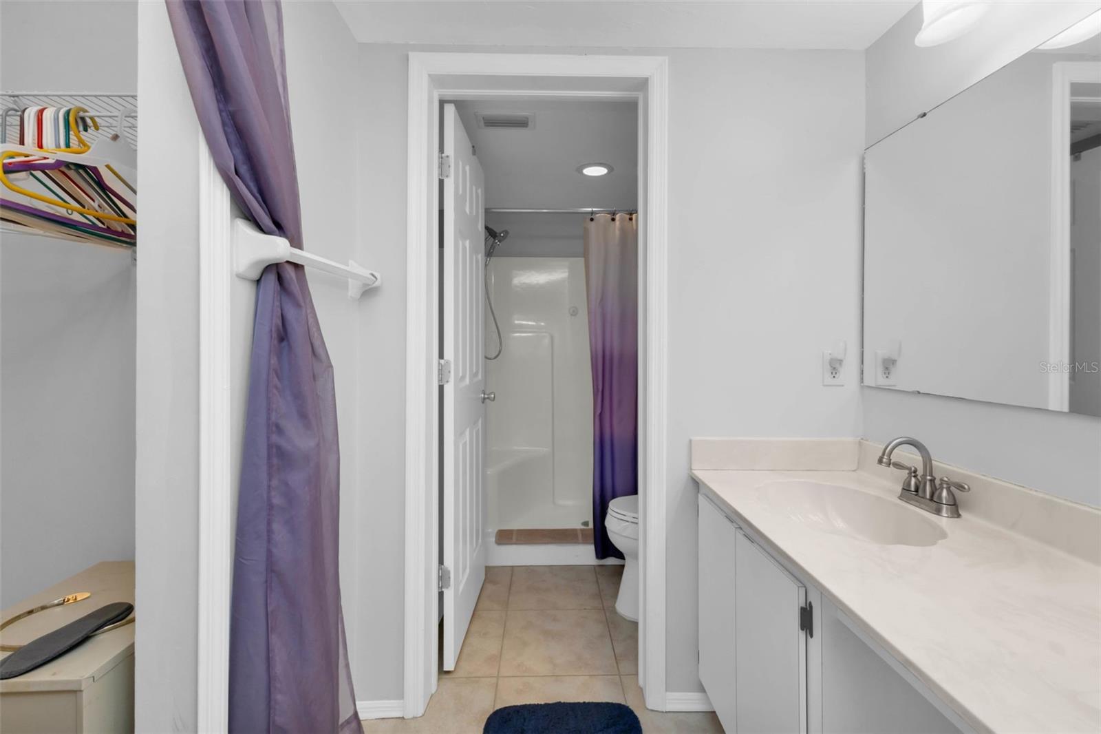 LAKES EDGE PH 04 - Residential