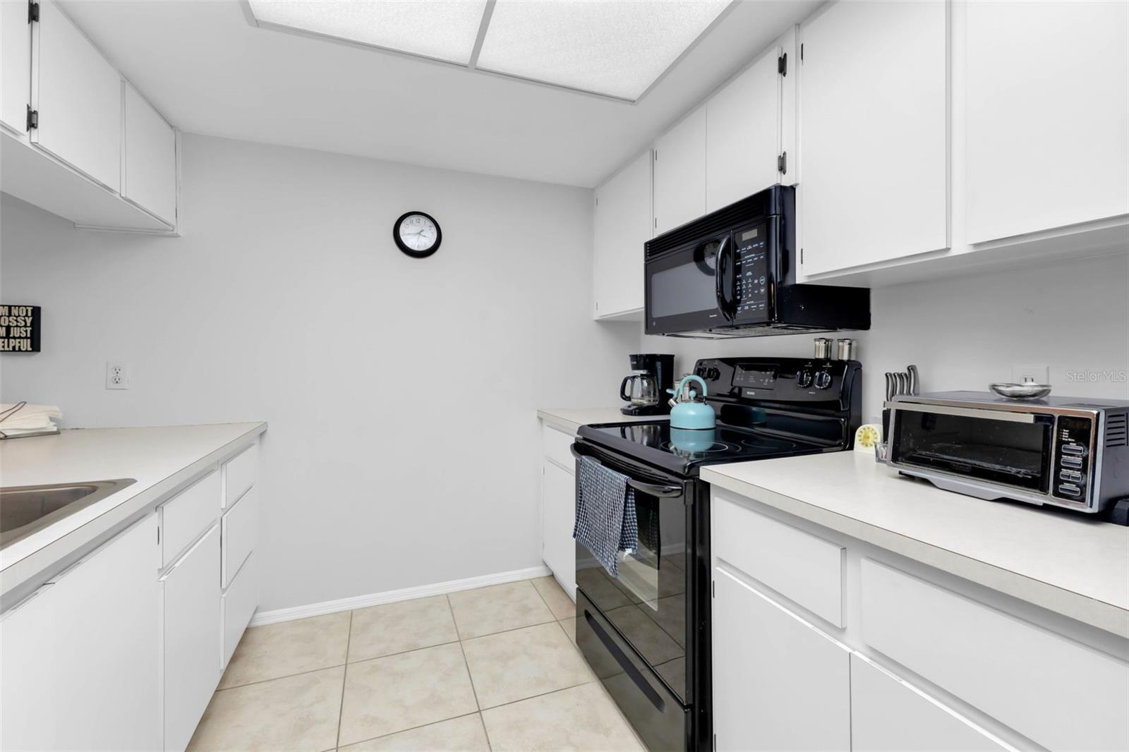 LAKES EDGE PH 04 - Residential