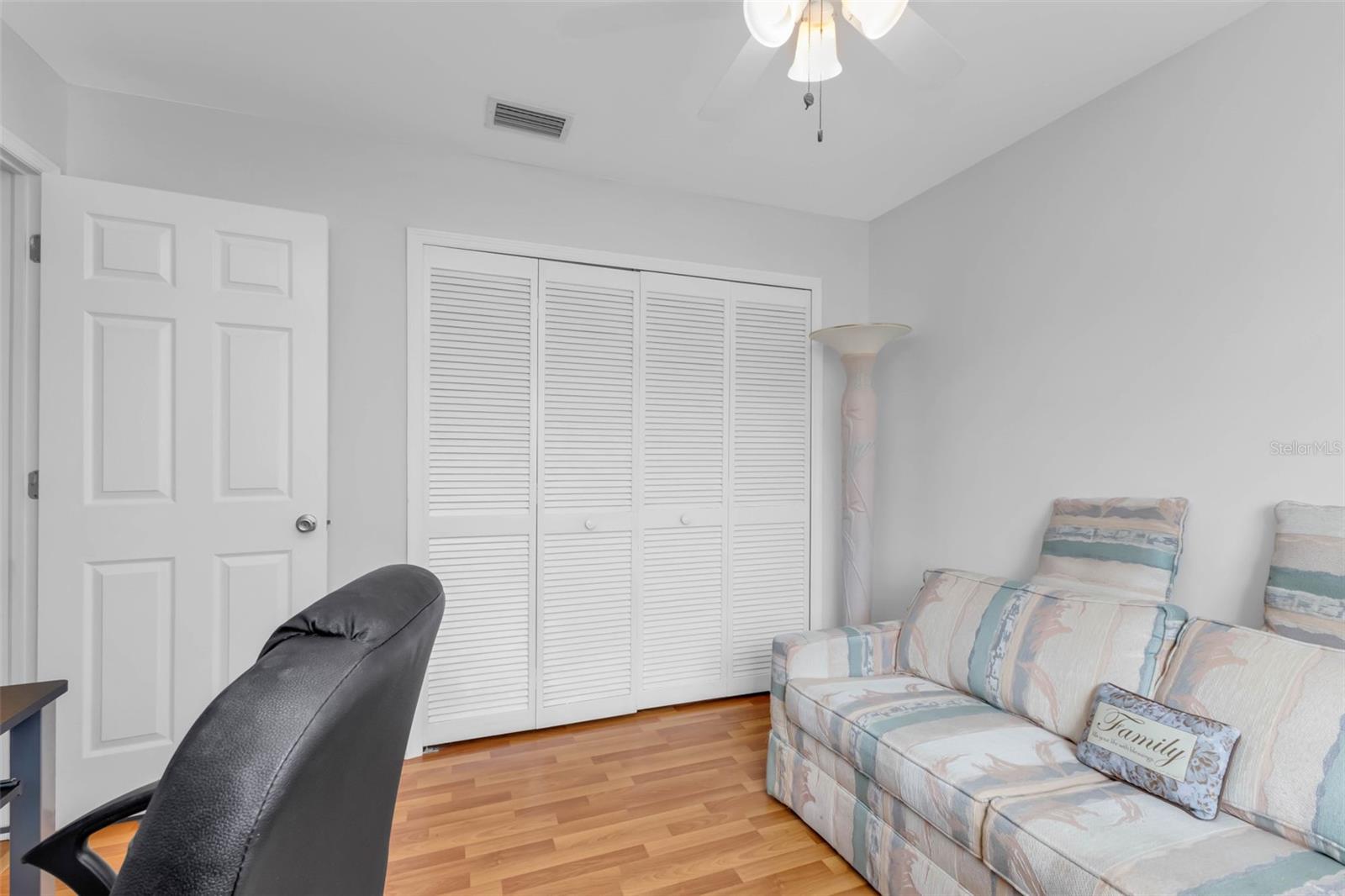 LAKES EDGE PH 04 - Residential