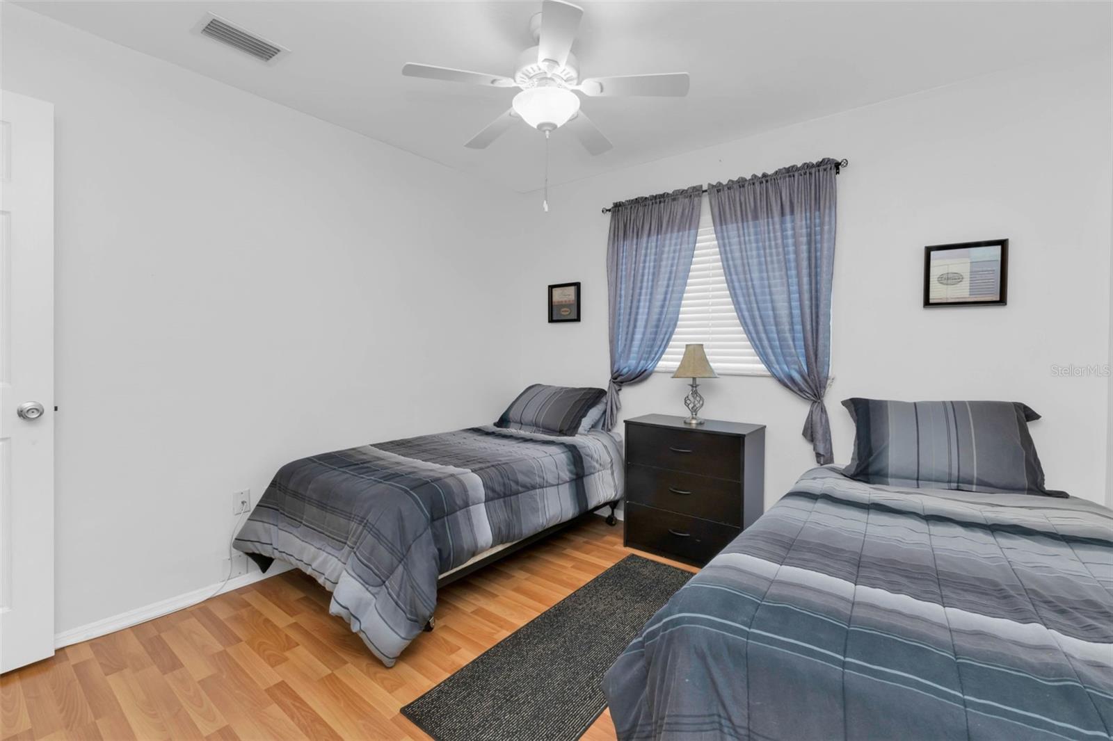 LAKES EDGE PH 04 - Residential