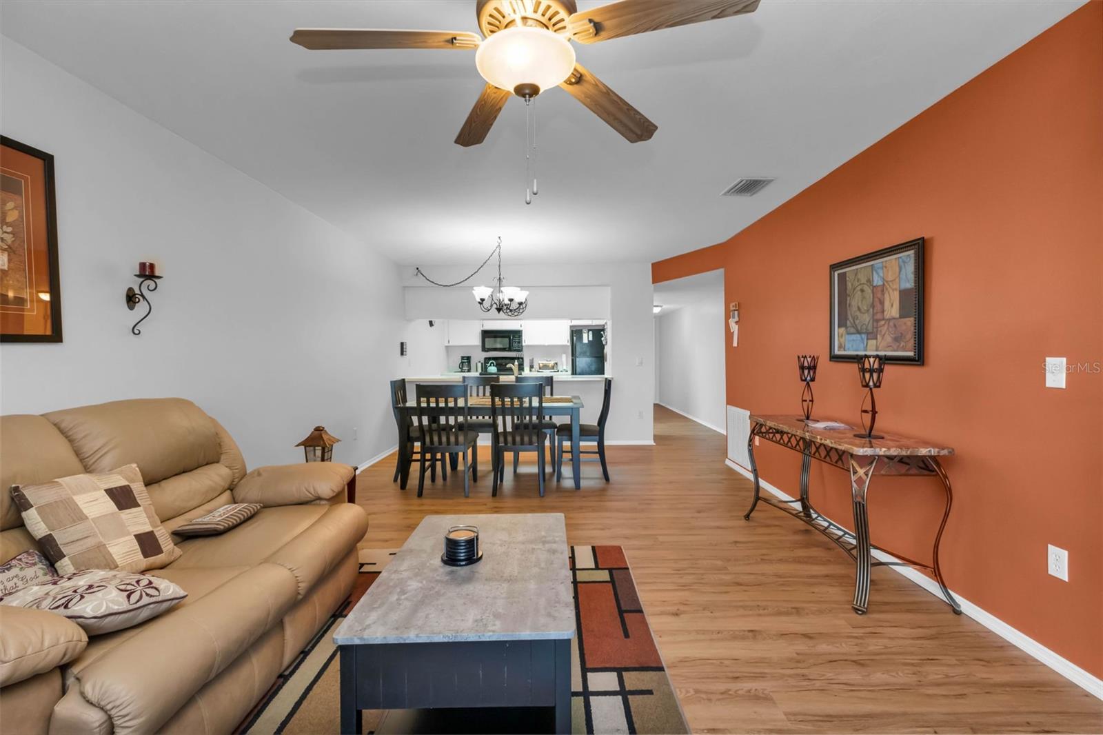 LAKES EDGE PH 04 - Residential