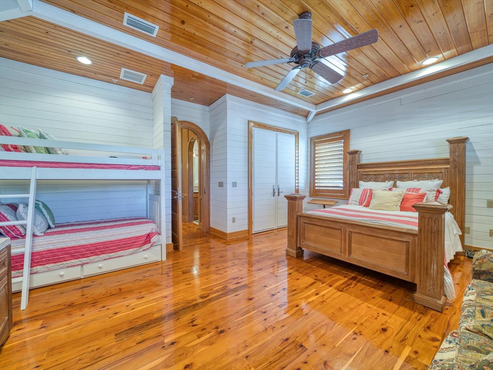 LA CABANA CONDO - Residential