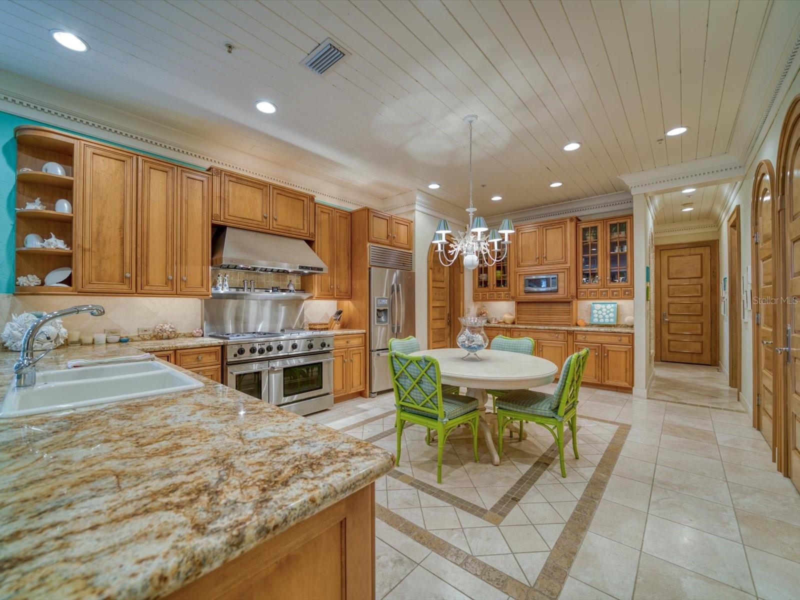 LA CABANA CONDO - Residential