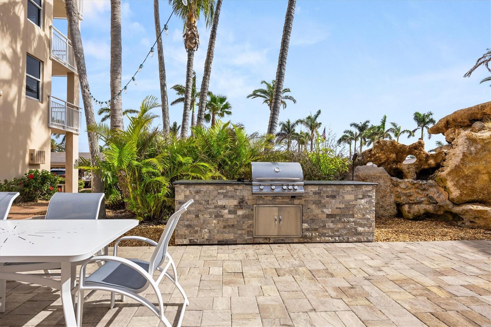 LONGBOAT KEY TOWERS - Residential