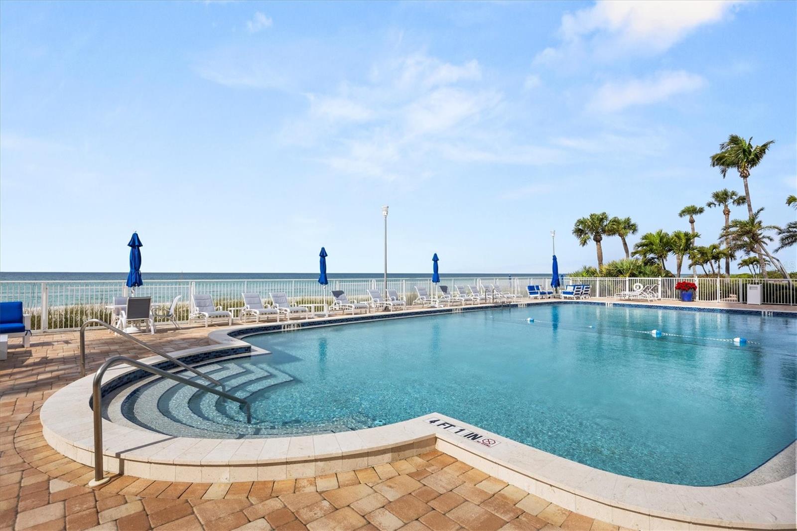 LONGBOAT KEY TOWERS - Residential