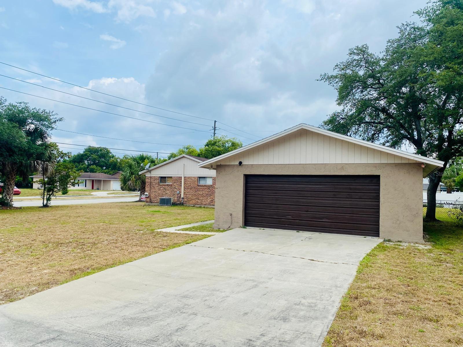 Photo 13 of 23 of 1831 N NORMANDY BOULEVARD house