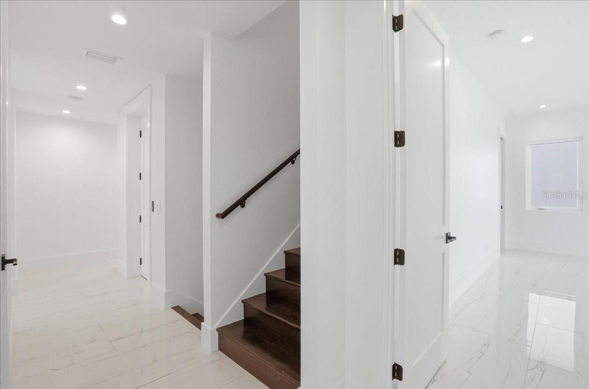 ENGLEWOOD SHORES - Residential