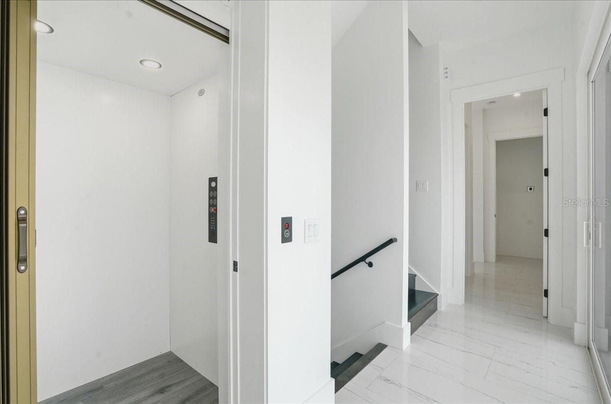 ENGLEWOOD SHORES - Residential