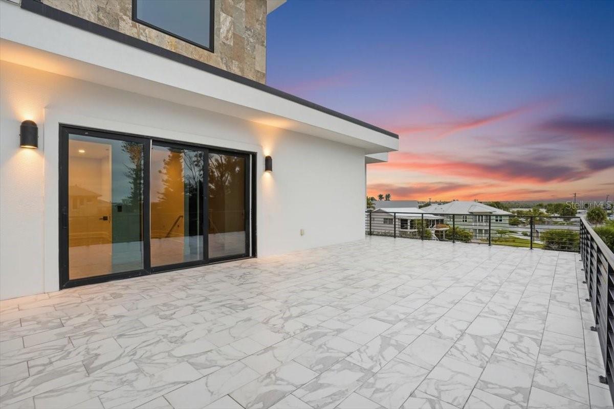 ENGLEWOOD SHORES - Residential