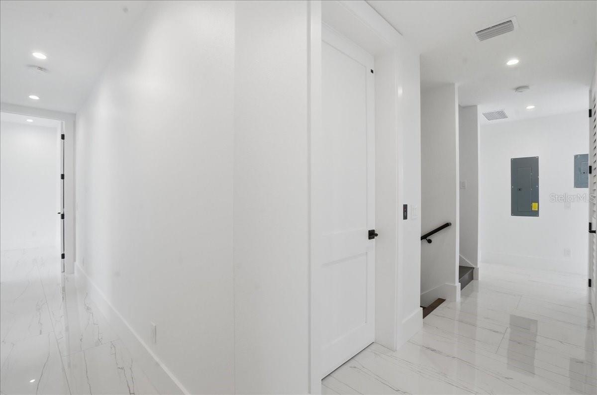 ENGLEWOOD SHORES - Residential