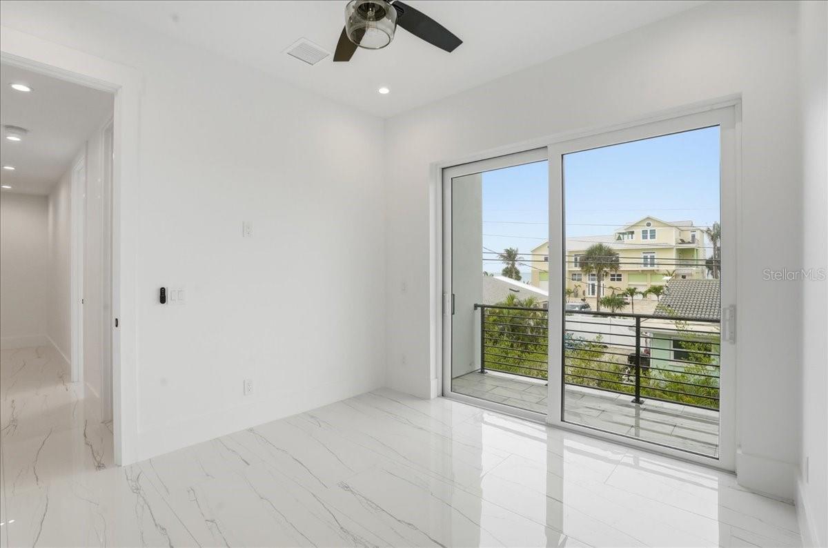 ENGLEWOOD SHORES - Residential