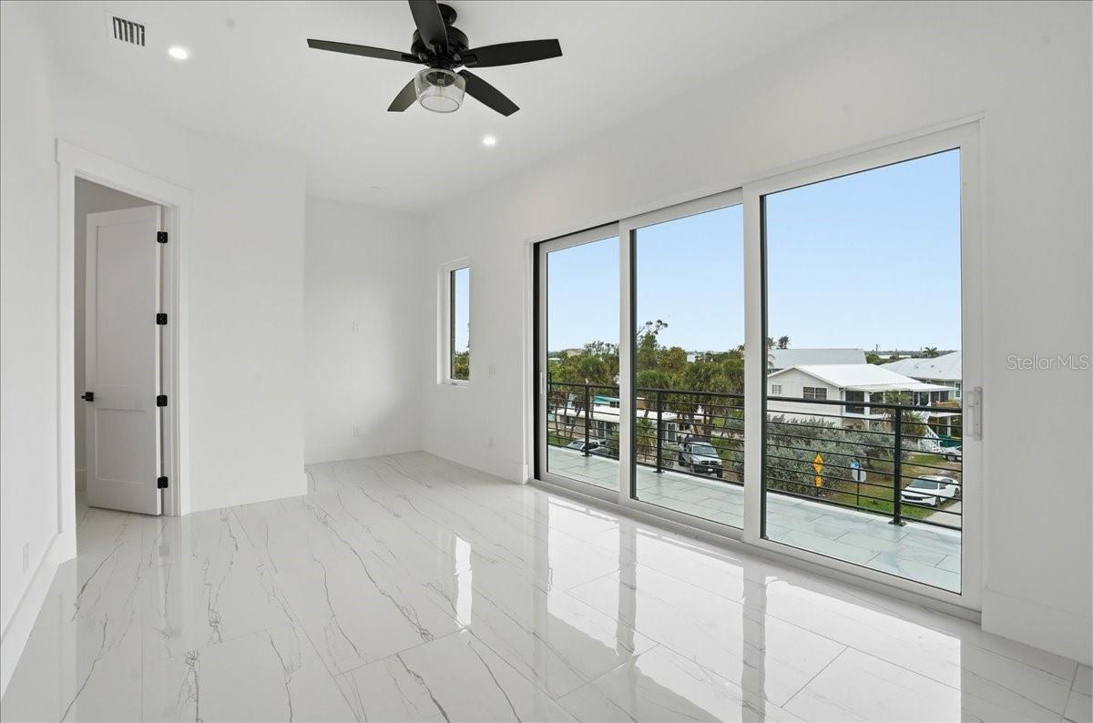 ENGLEWOOD SHORES - Residential