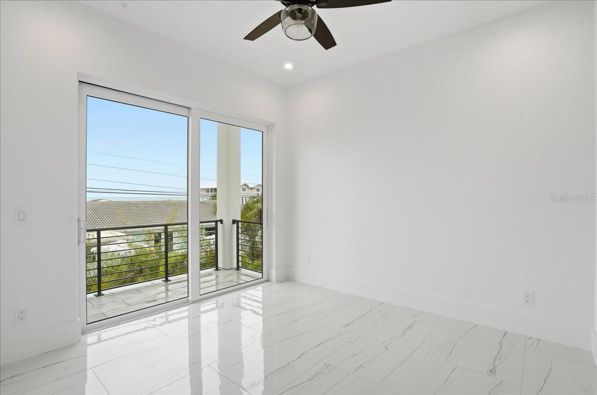 ENGLEWOOD SHORES - Residential