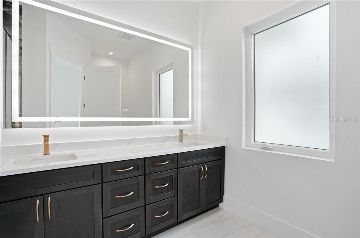 ENGLEWOOD SHORES - Residential