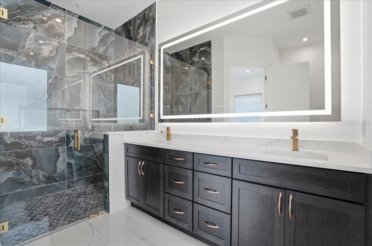 ENGLEWOOD SHORES - Residential