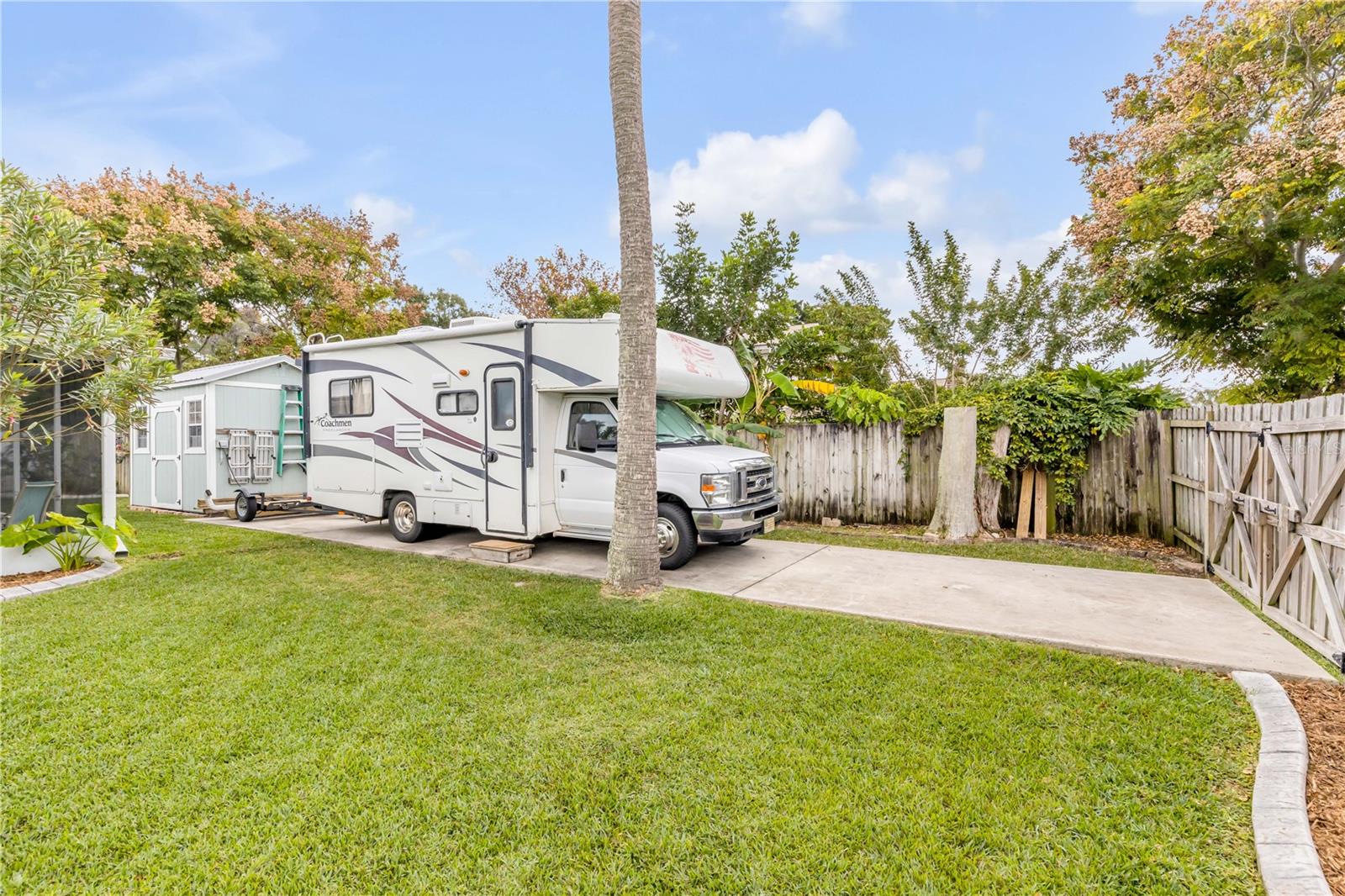 LANTERN PARK UNITS 01 & 02 - Residential