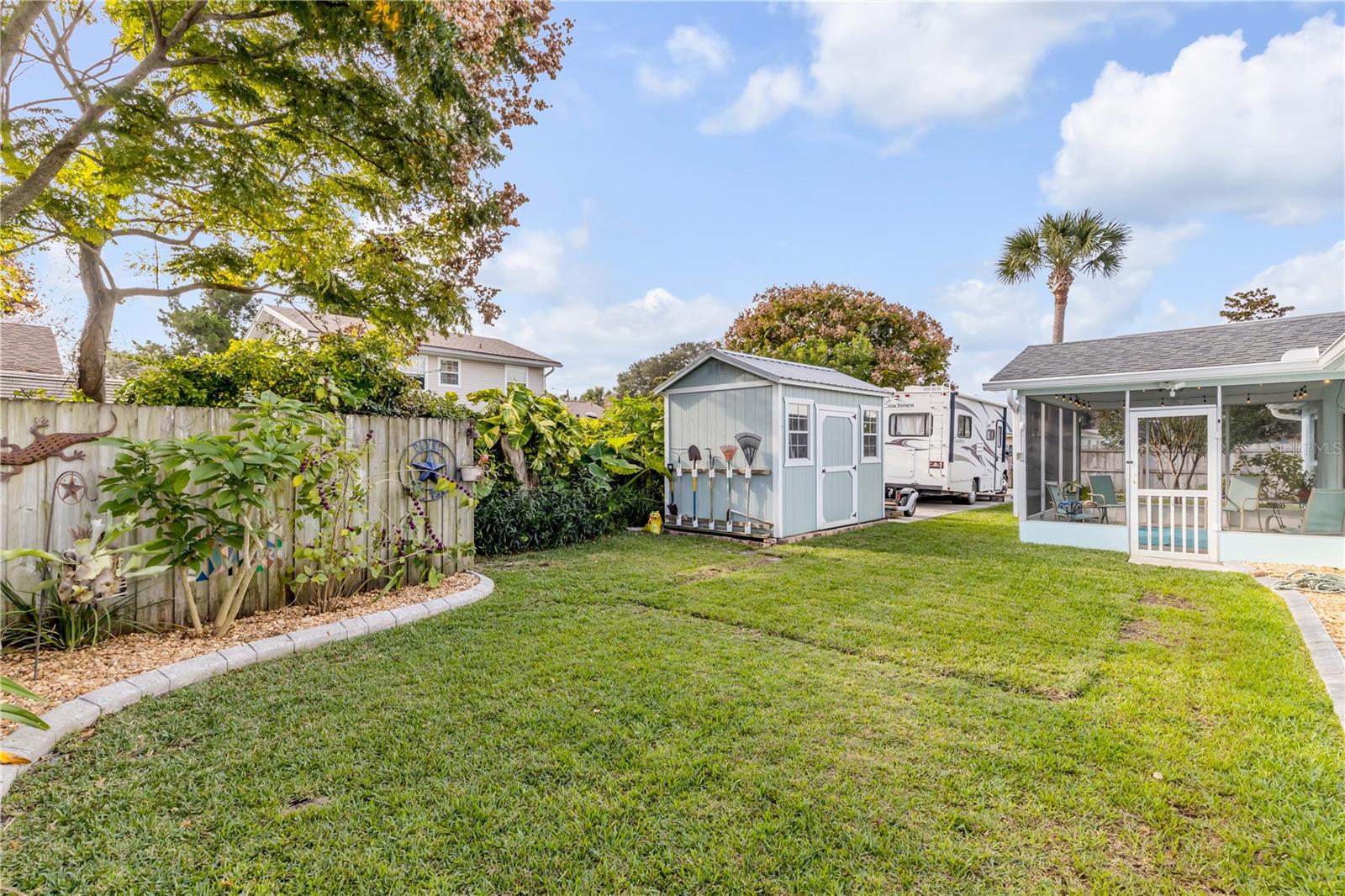 LANTERN PARK UNITS 01 & 02 - Residential