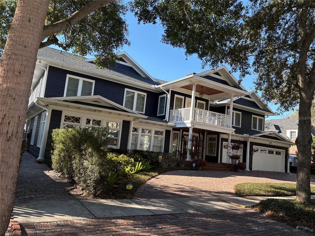 Photo of 2912 W Villa Rosa Park, Tampa, FL 33611 (MLS # TB8522267)