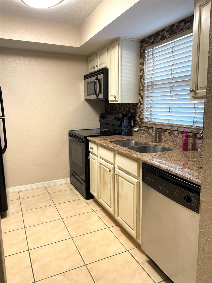912 LA COSTA CIRCLE Unit 3