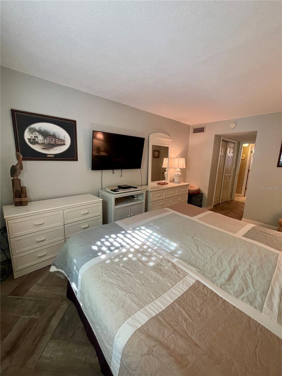 PARK VIEW CONDOMINIUMS - Residential