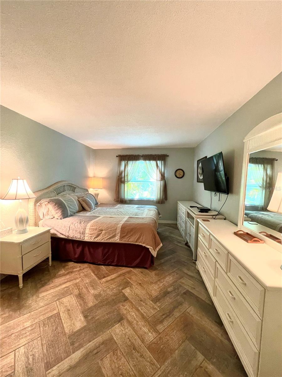 PARK VIEW CONDOMINIUMS - Residential