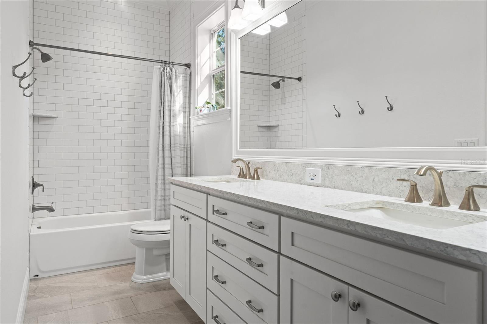 DAVIS ISLANDS PB10 PG52 TO 57 - Residential