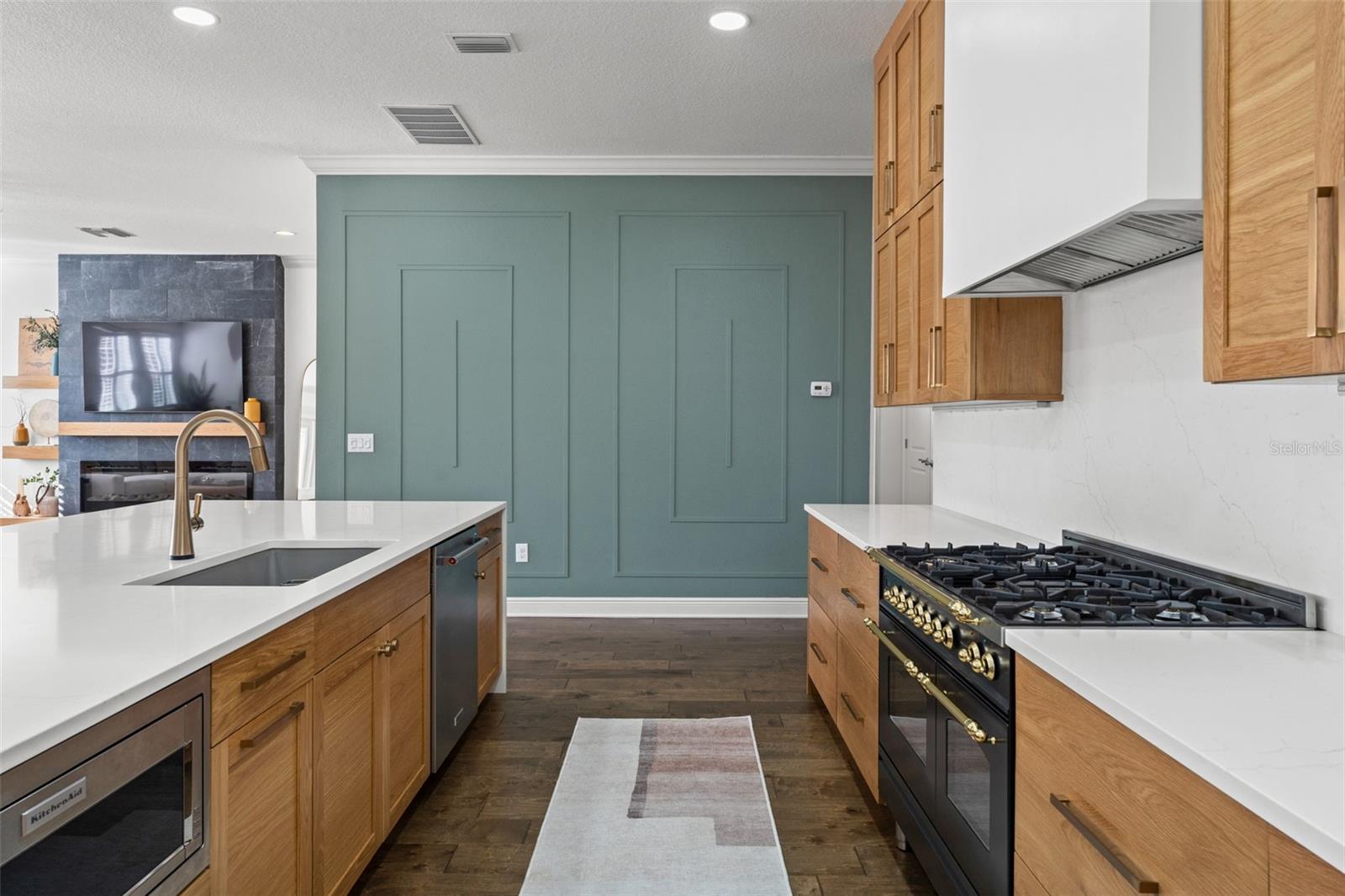 DAVIS ISLANDS PB10 PG52 TO 57 - Residential