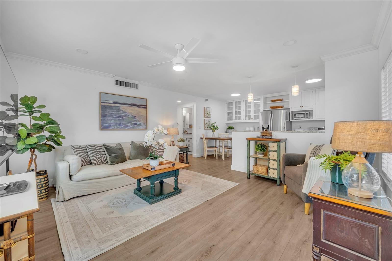 LAKE MAITLAND TERRACE APTS - Residential