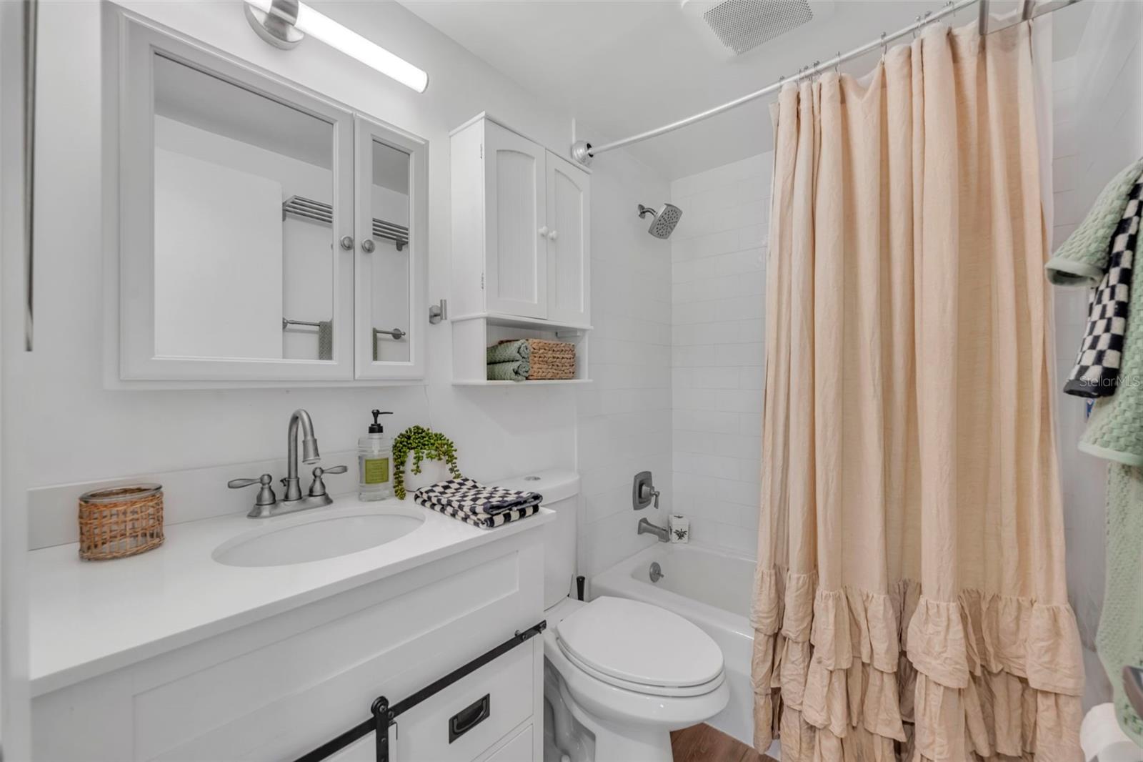 LAKE MAITLAND TERRACE APTS - Residential