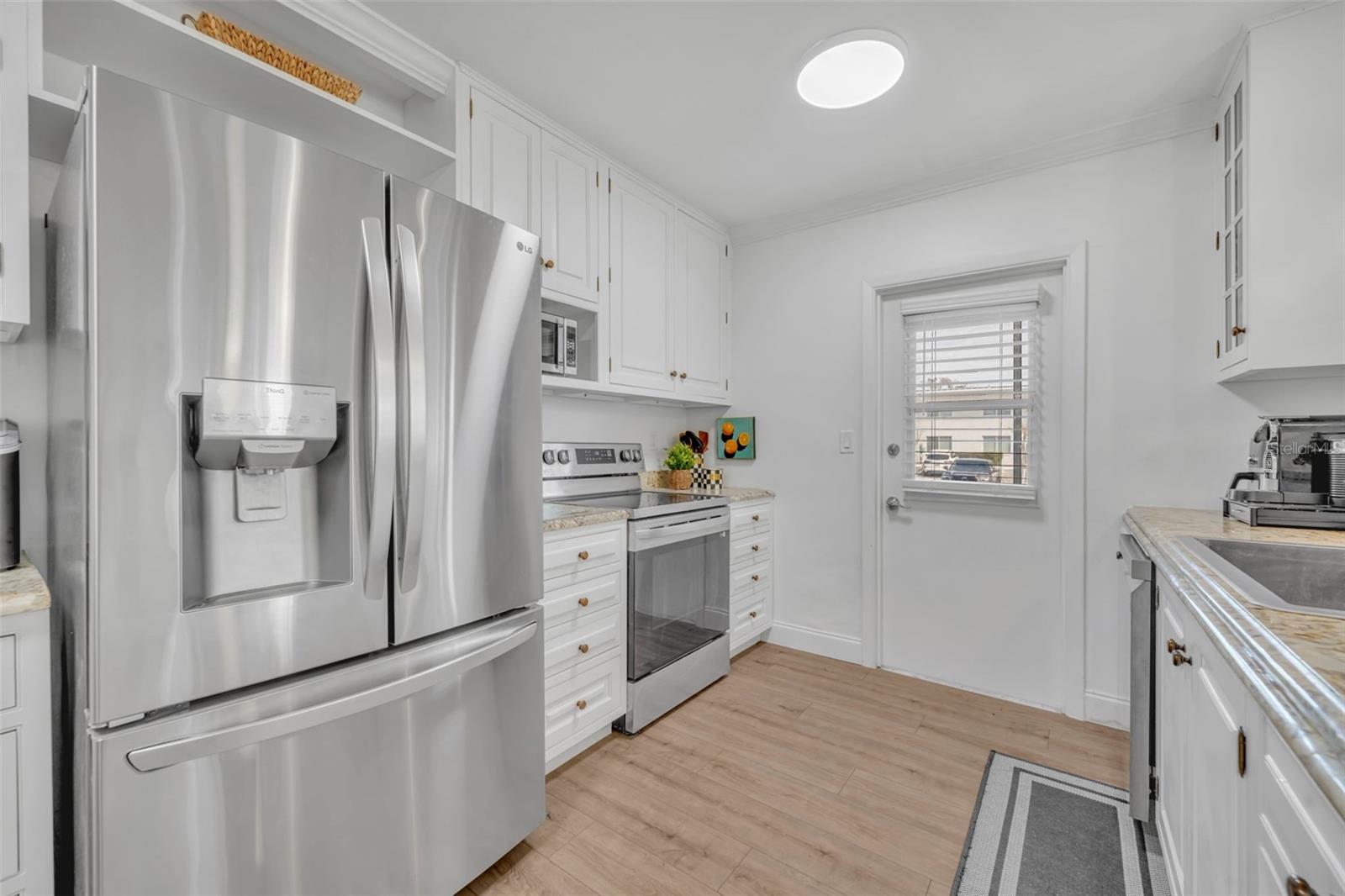 LAKE MAITLAND TERRACE APTS - Residential