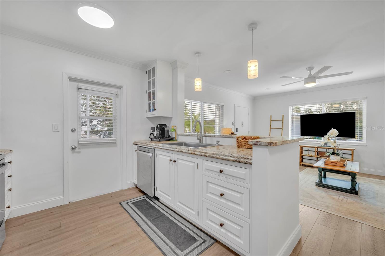 LAKE MAITLAND TERRACE APTS - Residential