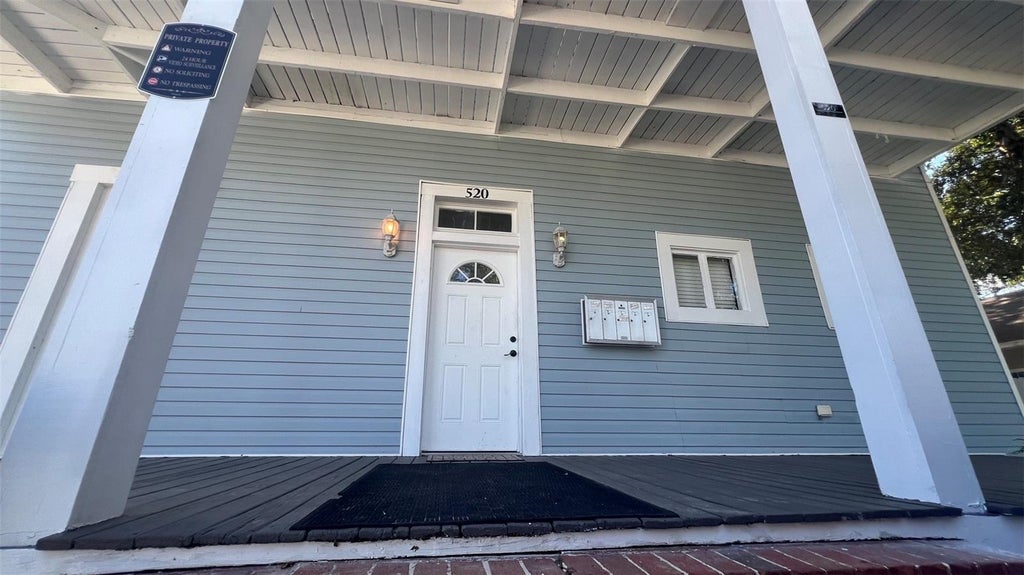 Photo of 520 S Broadway Avenue, Bartow, FL 33830 (MLS # S5156077)