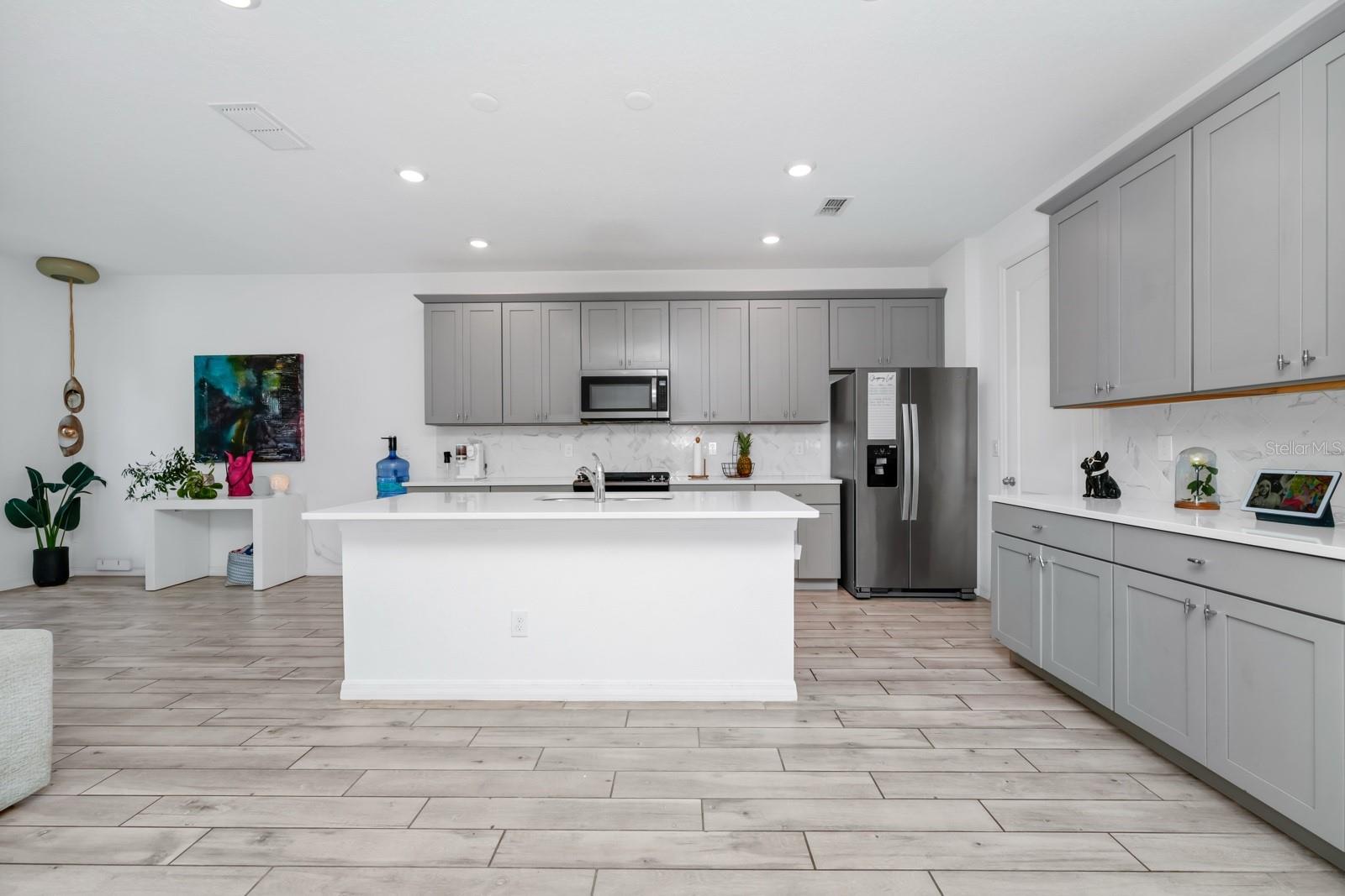652 BENOI DRIVE