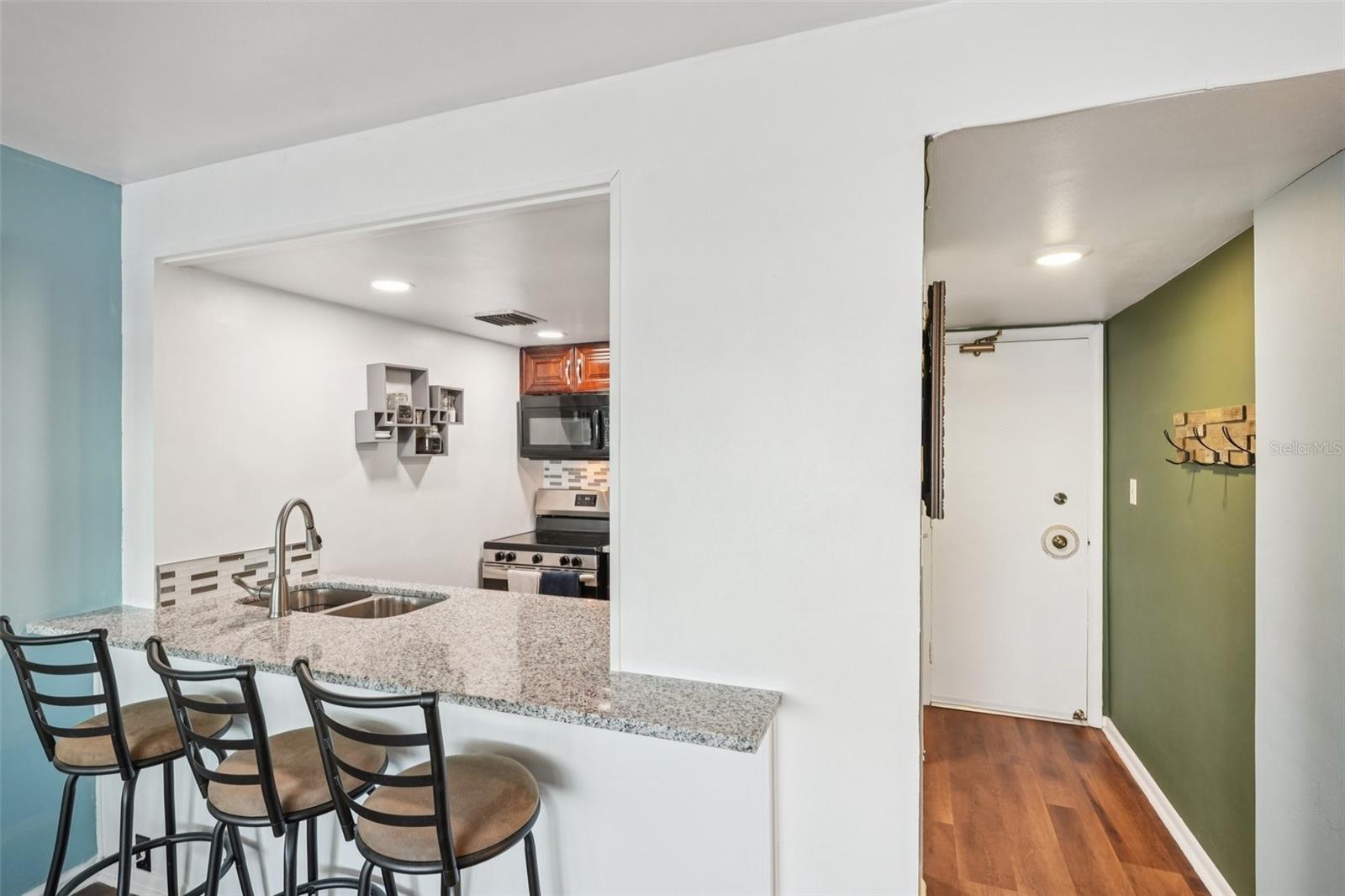 RIVERSIDE CLUB CONDO - Residential