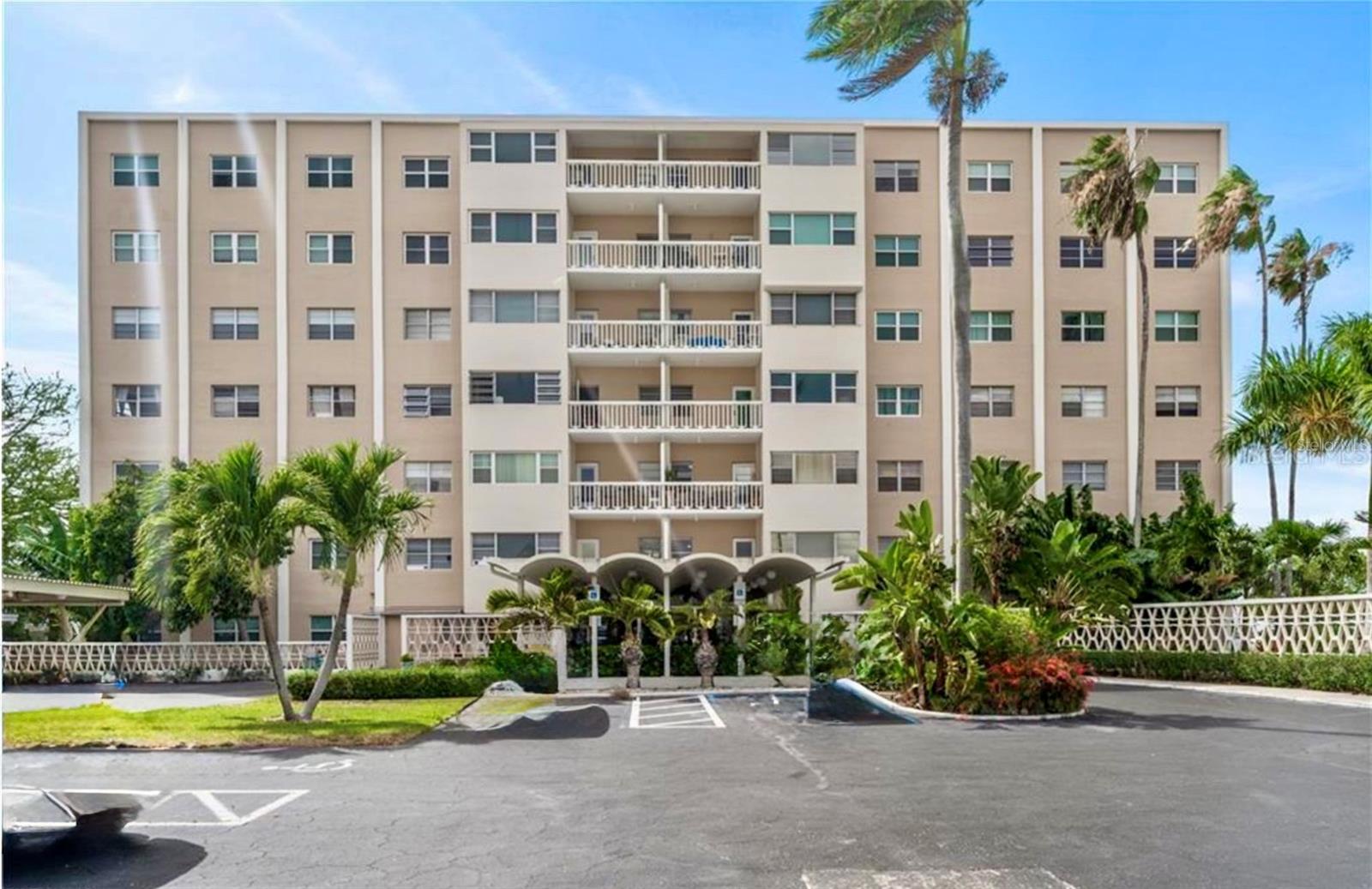 RIVERSIDE CLUB CONDO - Residential