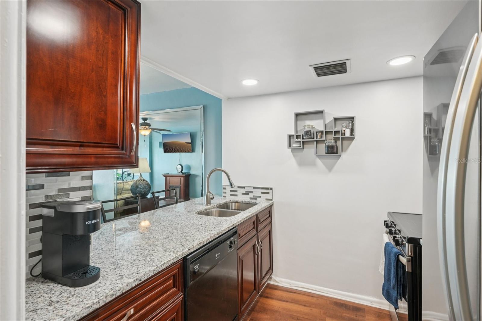 RIVERSIDE CLUB CONDO - Residential