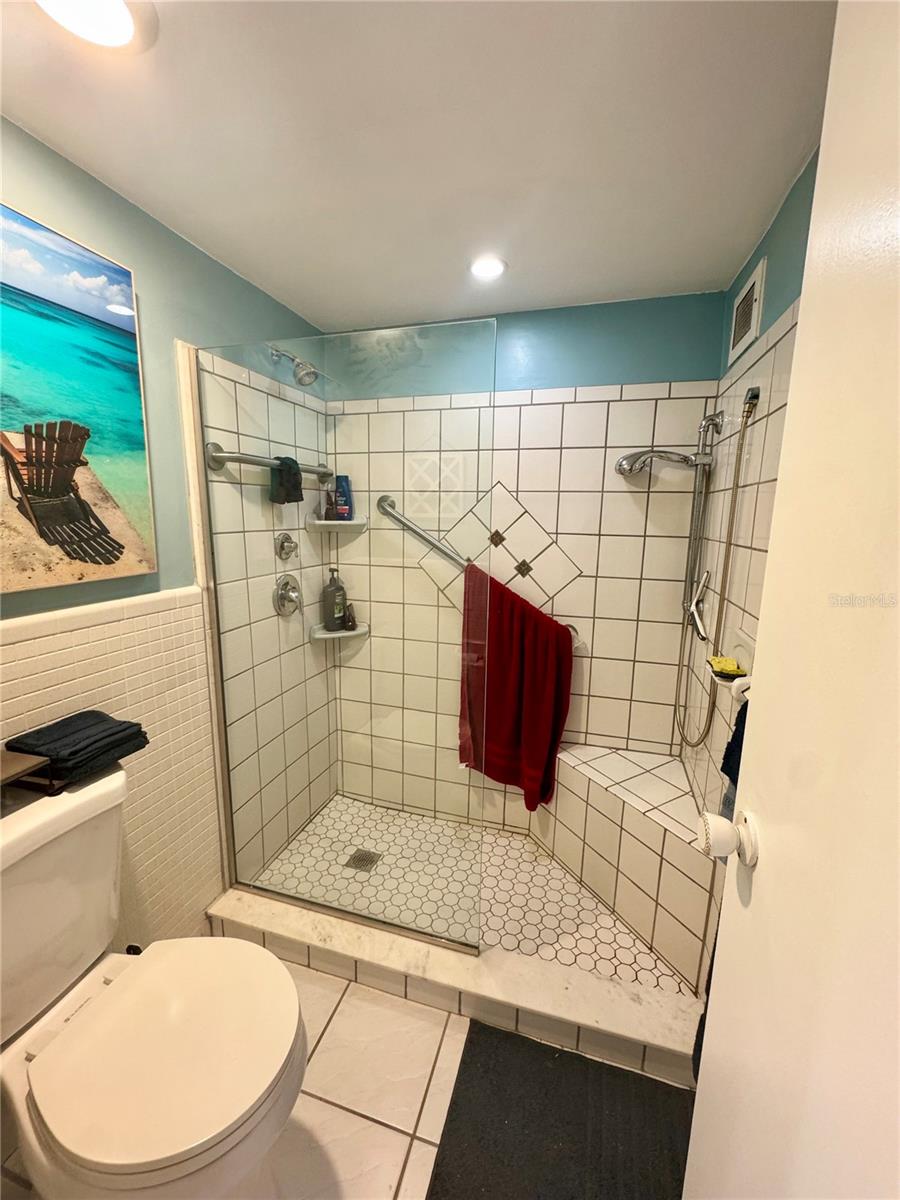 RIVERSIDE CLUB CONDO - Residential