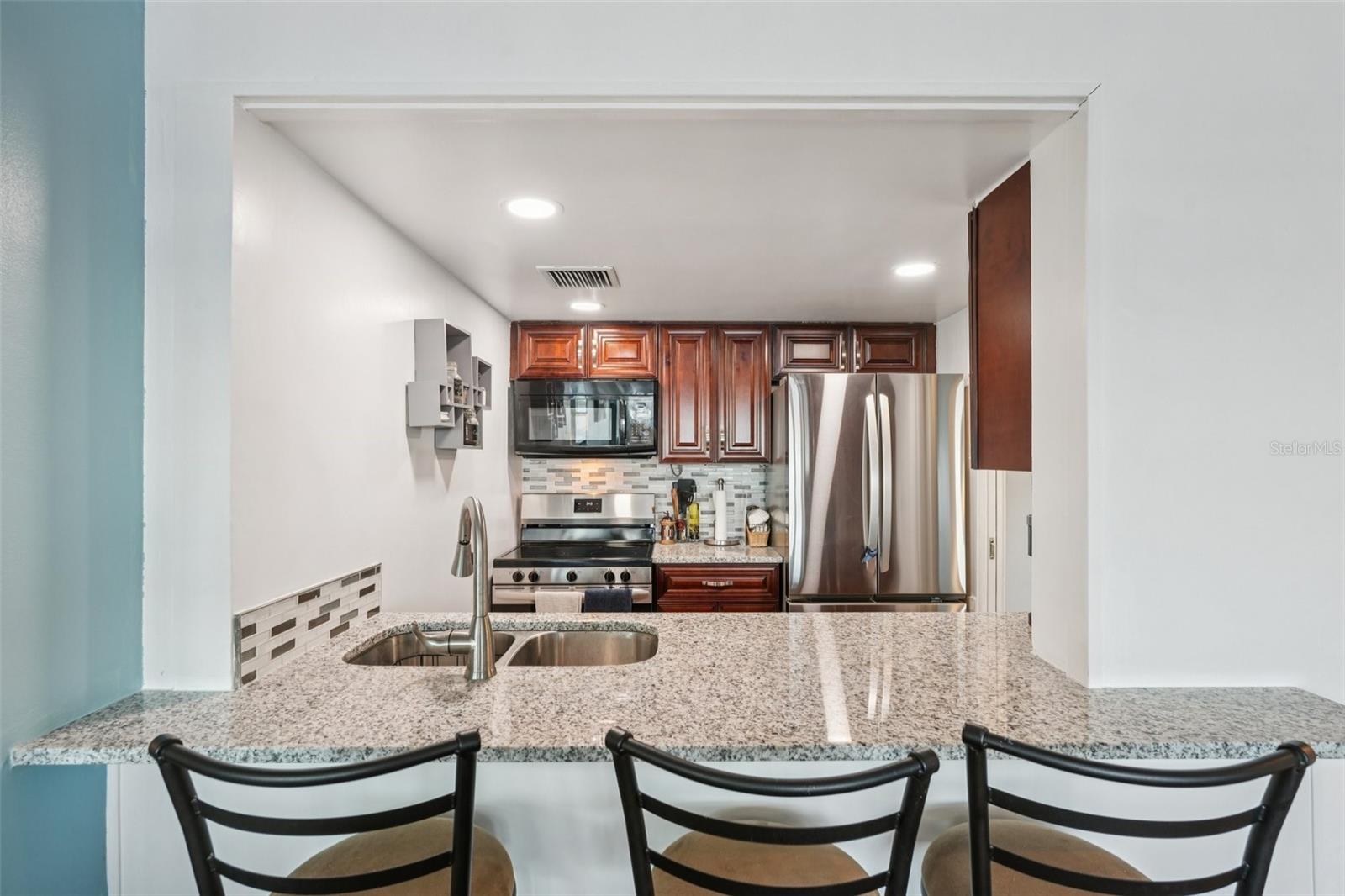 RIVERSIDE CLUB CONDO - Residential