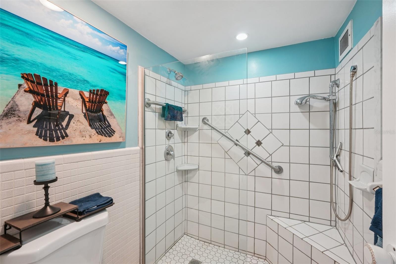 RIVERSIDE CLUB CONDO - Residential